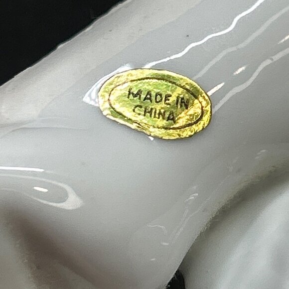 Vintage Laying Angel Figurine with Floral Wreath Ceramic White - Picture 5 of 8